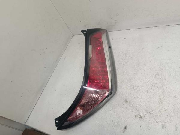 FEU ARRIERE DROIT TOYOTA - Vue 1